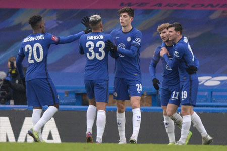 被指抄袭！腾讯《王者荣耀》称将严肃回击网易《阴阳师》