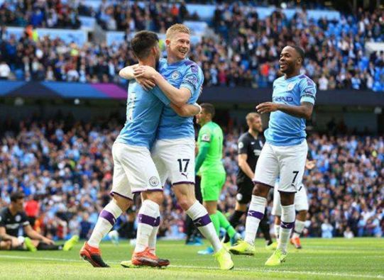 德甲巅峰对决：拜仁主场剑指三分，沃尔夫斯堡能否逆袭？