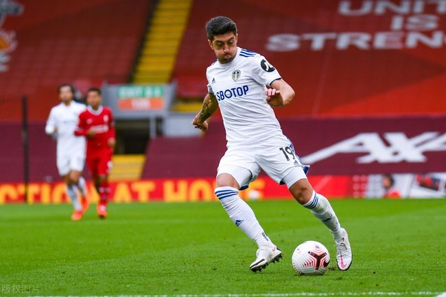 AG22大场连胜终于被终结了，狼队3比1终结对AG六连败，晋级季后赛！