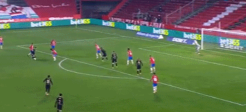 意甲最新动态：迈尼昂神勇扑救助米兰取胜，国米瞄准巨星引援