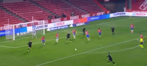 1-2！1-3！足坛疯狂一夜，切尔西倒下，穆帅出局，曼城又掉链子