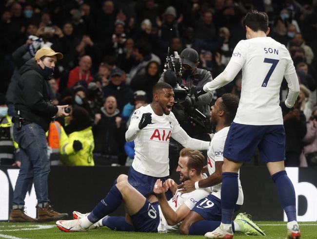 曼联官方：阿莫林不再担任球队主帅 本赛季战绩引关注